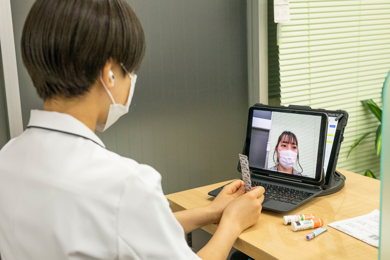 オンライン服薬指導の様子(麻布十番調剤薬局)